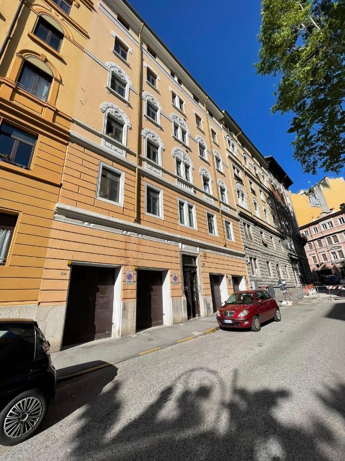 شقة Luxury Stazione Centrale Elegante Loft ترييستي المظهر الخارجي الصورة